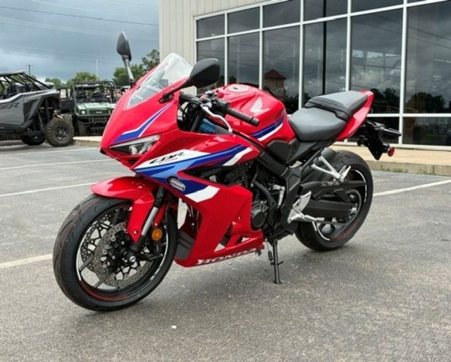 Honda CBR650R E-Clutch Vehicle Image 06