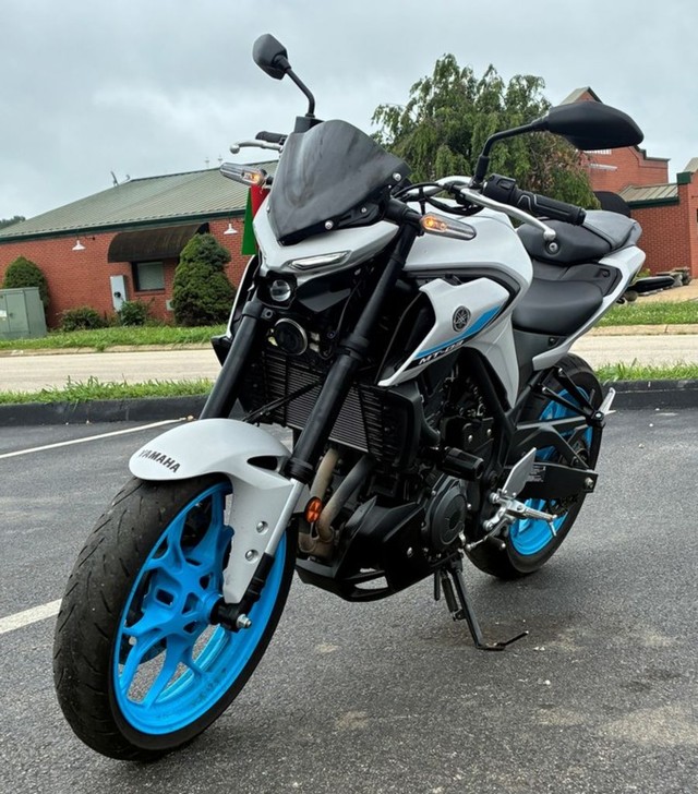 Yamaha MT-03 Vehicle Image 03