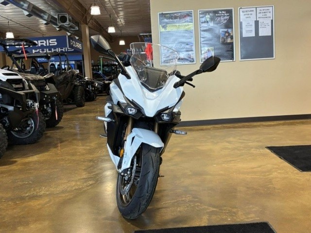 Suzuki GSX-S1000GT+ Vehicle Image 02