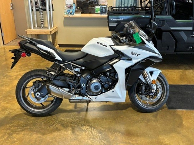 Suzuki GSX-S1000GT+ Vehicle Image 03