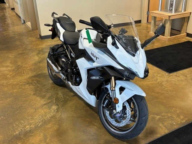 Suzuki GSX-S1000GT+ Vehicle Image 04