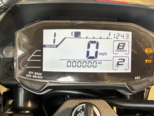 Suzuki DR-Z4S Vehicle Image 03