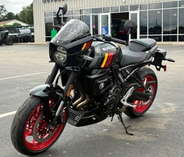 Suzuki GSX-8TT Vehicle Image 03