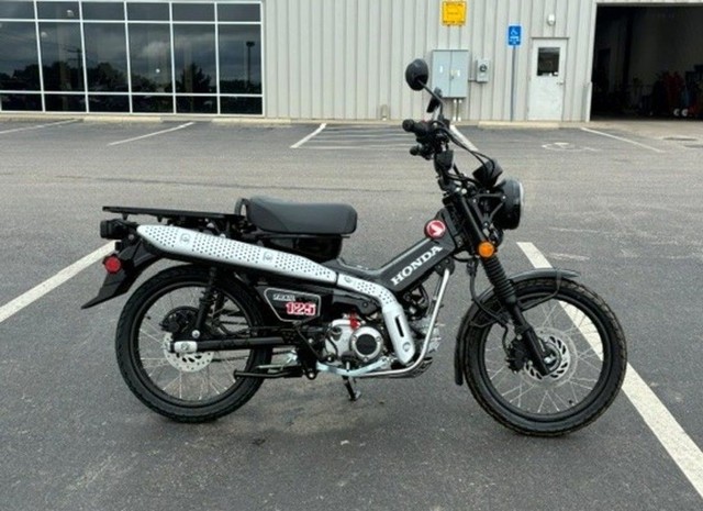 Honda Trail125 Vehicle Image 03