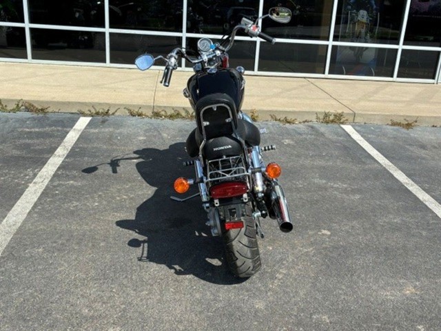 Honda Shadow Spirit 1100 Vehicle Full-screen Gallery Image 03
