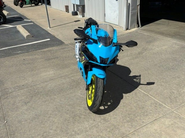 Yamaha YZF-R7 Vehicle Image 02
