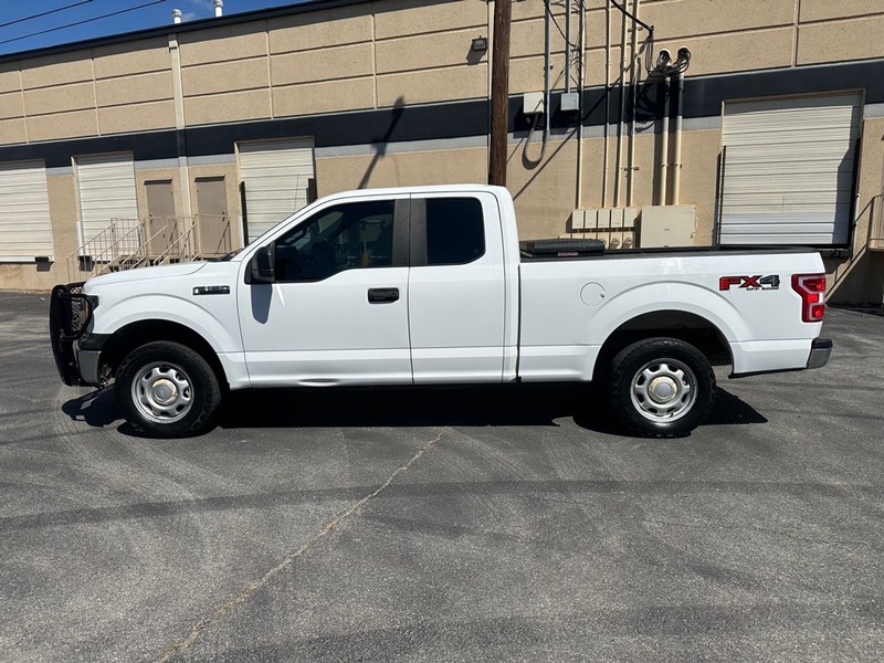 Ford F-150 Vehicle Full-screen Gallery Image 2