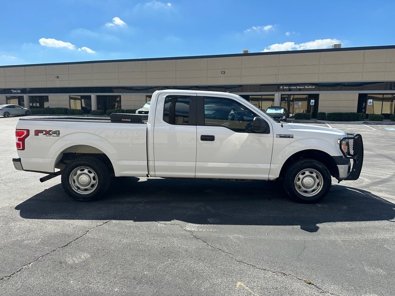 Ford F-150 Vehicle Full-screen Gallery Image 5