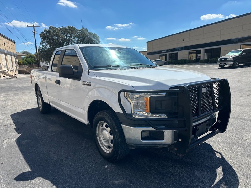 Ford F-150 Vehicle Full-screen Gallery Image 6