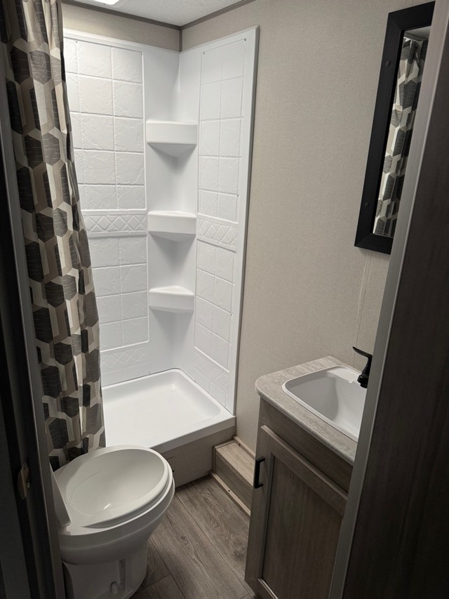 Catalina 261BHS Vehicle Full-screen Gallery Image 08