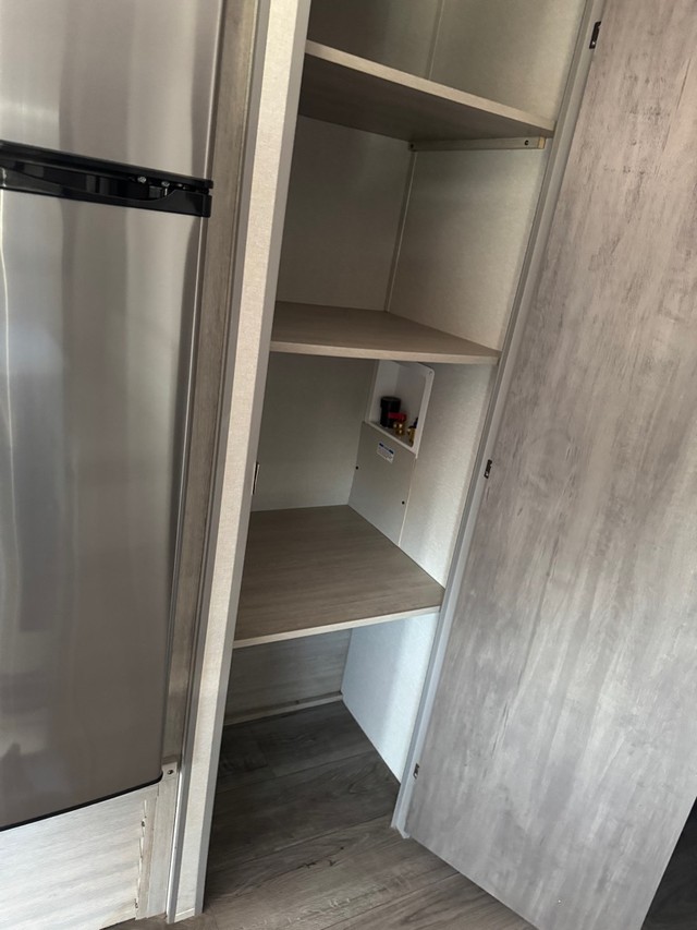 Catalina 261BHS Vehicle Full-screen Gallery Image 09