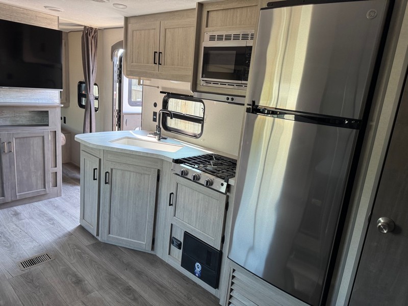 Catalina 261BHS Vehicle Full-screen Gallery Image 06