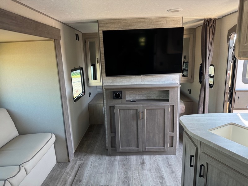 Catalina 261BHS Vehicle Full-screen Gallery Image 10