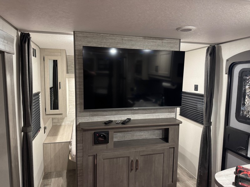 Catalina 261BHS Vehicle Full-screen Gallery Image 16