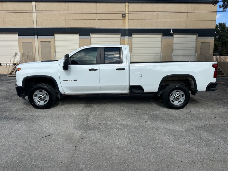 Chevrolet Silverado 2500HD Vehicle Full-screen Gallery Image 3