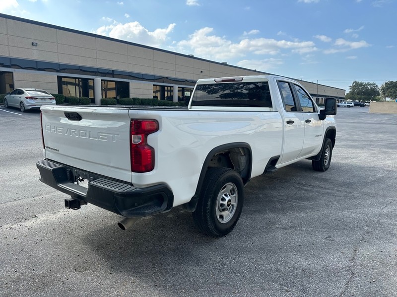 Chevrolet Silverado 2500HD Vehicle Full-screen Gallery Image 5