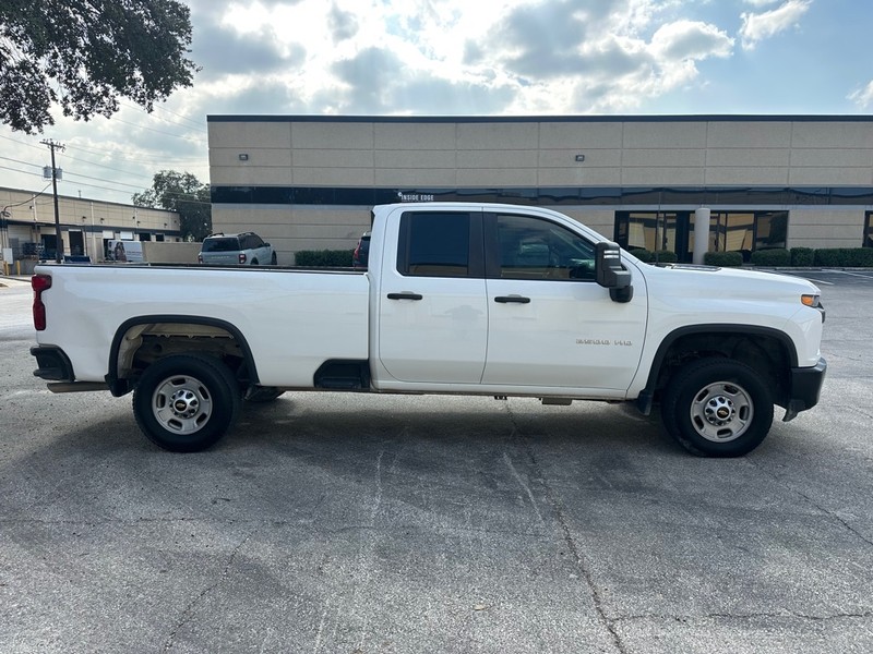 Chevrolet Silverado 2500HD Vehicle Full-screen Gallery Image 6