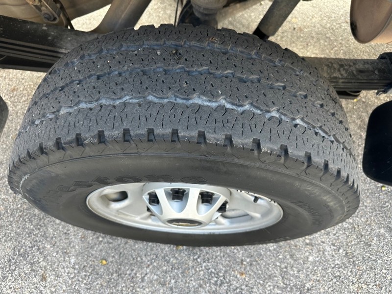 Chevrolet Silverado 2500HD Vehicle Full-screen Gallery Image 10