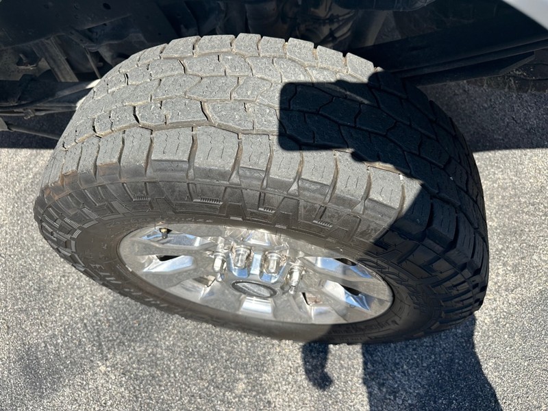 Ford Super Duty F-250 SRW Vehicle Full-screen Gallery Image 10