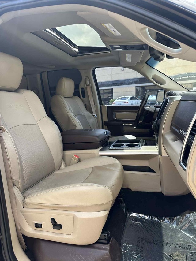 Ram 1500 Vehicle Full-screen Gallery Image 11