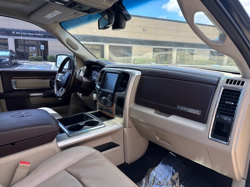 Ram 1500 Vehicle Full-screen Gallery Image 11