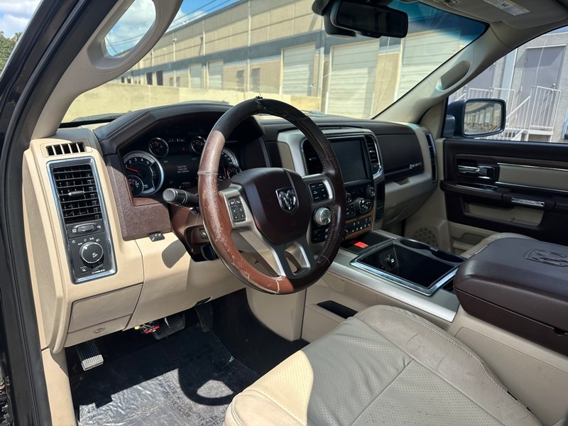 Ram 1500 Vehicle Full-screen Gallery Image 13