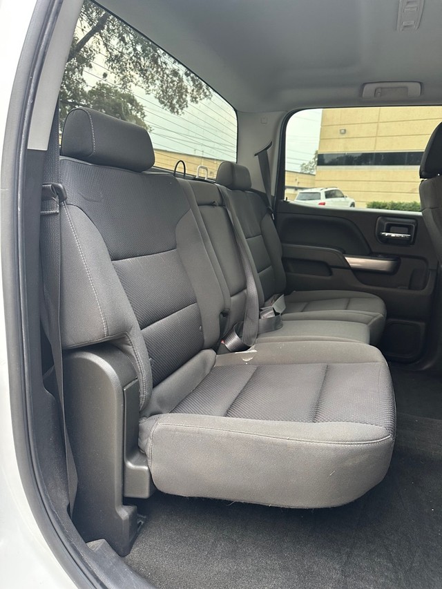 Chevrolet Silverado 1500 Vehicle Full-screen Gallery Image 12