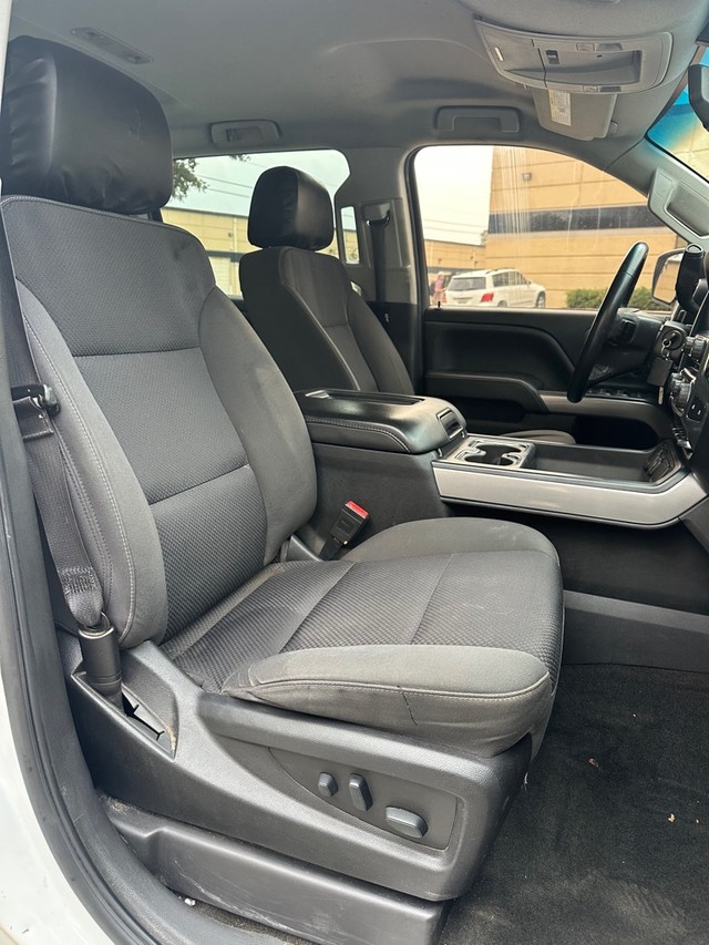 Chevrolet Silverado 1500 Vehicle Full-screen Gallery Image 14