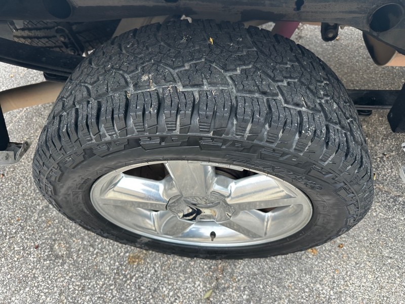 Chevrolet Silverado 1500 Vehicle Full-screen Gallery Image 10