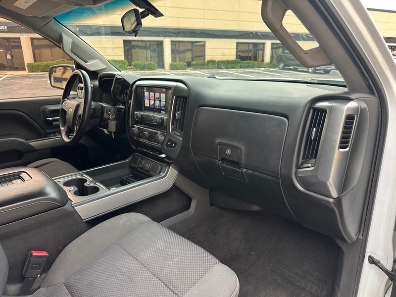 Chevrolet Silverado 1500 Vehicle Full-screen Gallery Image 15