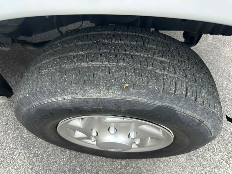 Ford ECONOLINE Vehicle Full-screen Gallery Image 07