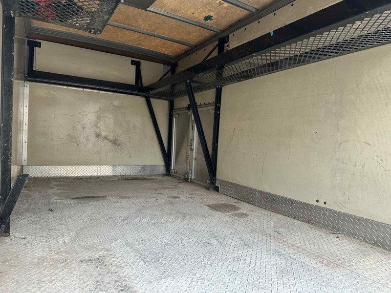 Ford ECONOLINE Vehicle Full-screen Gallery Image 09