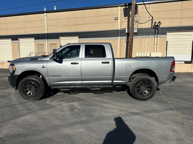 Ram 2500 Vehicle Full-screen Gallery Image 3