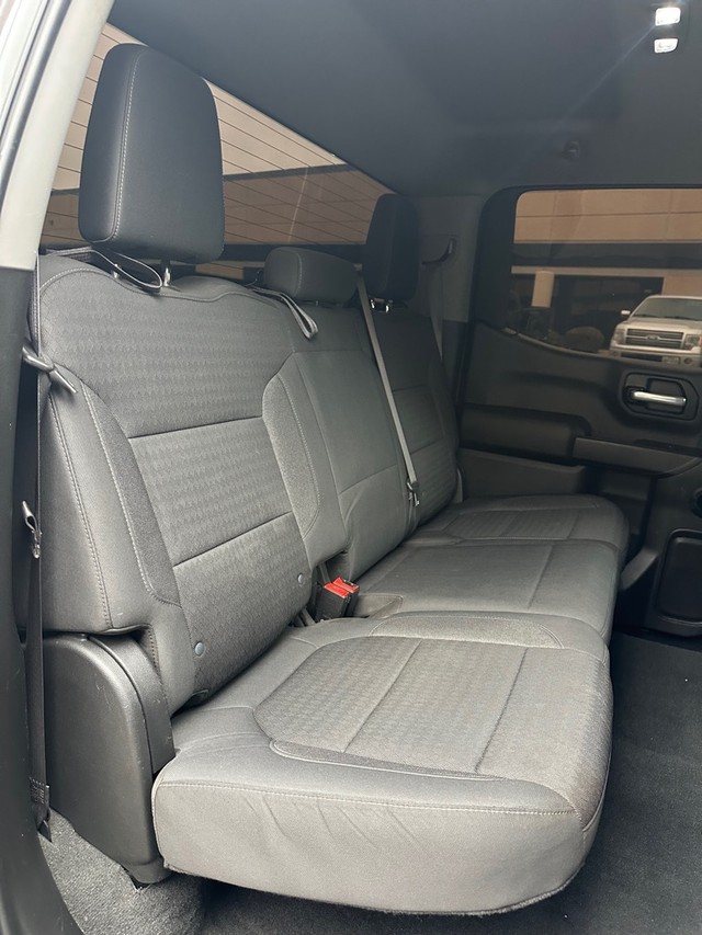 Chevrolet SILVERADO 1500 Vehicle Full-screen Gallery Image 13