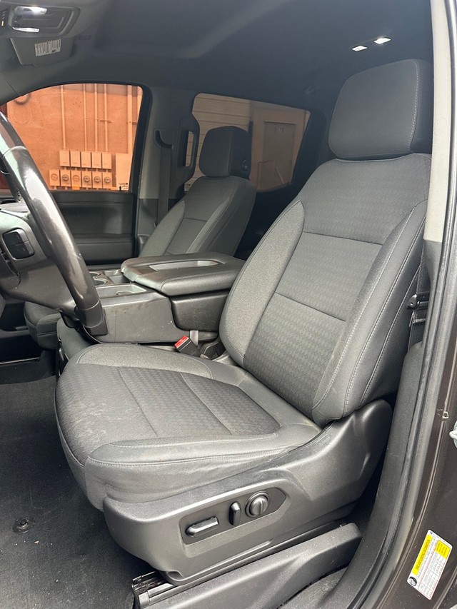 Chevrolet SILVERADO 1500 Vehicle Full-screen Gallery Image 17