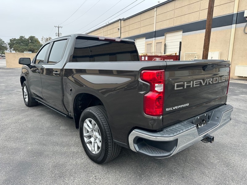 Chevrolet SILVERADO 1500 Vehicle Full-screen Gallery Image 4