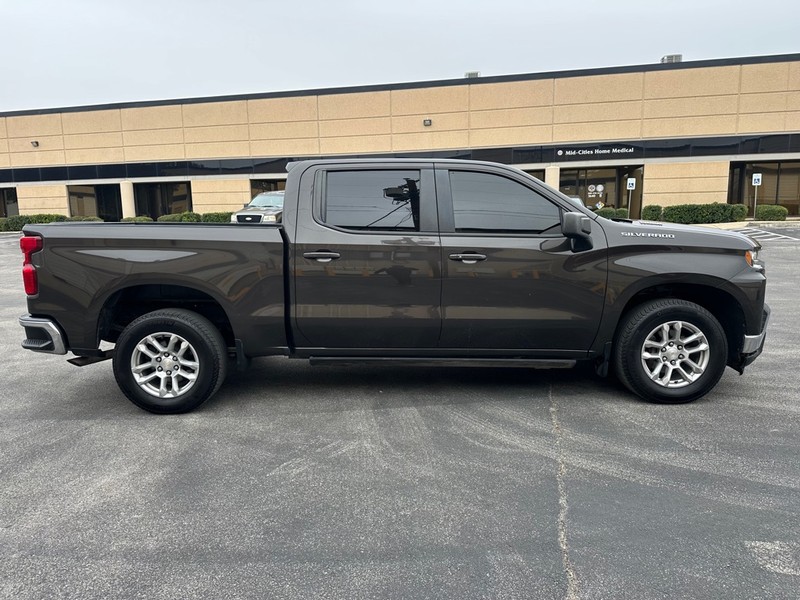 Chevrolet SILVERADO 1500 Vehicle Full-screen Gallery Image 6