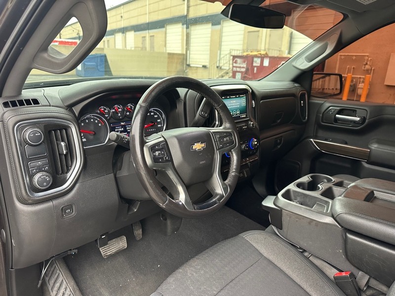 Chevrolet SILVERADO 1500 Vehicle Full-screen Gallery Image 18