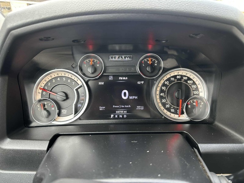 Ram 2500 Vehicle Full-screen Gallery Image 13