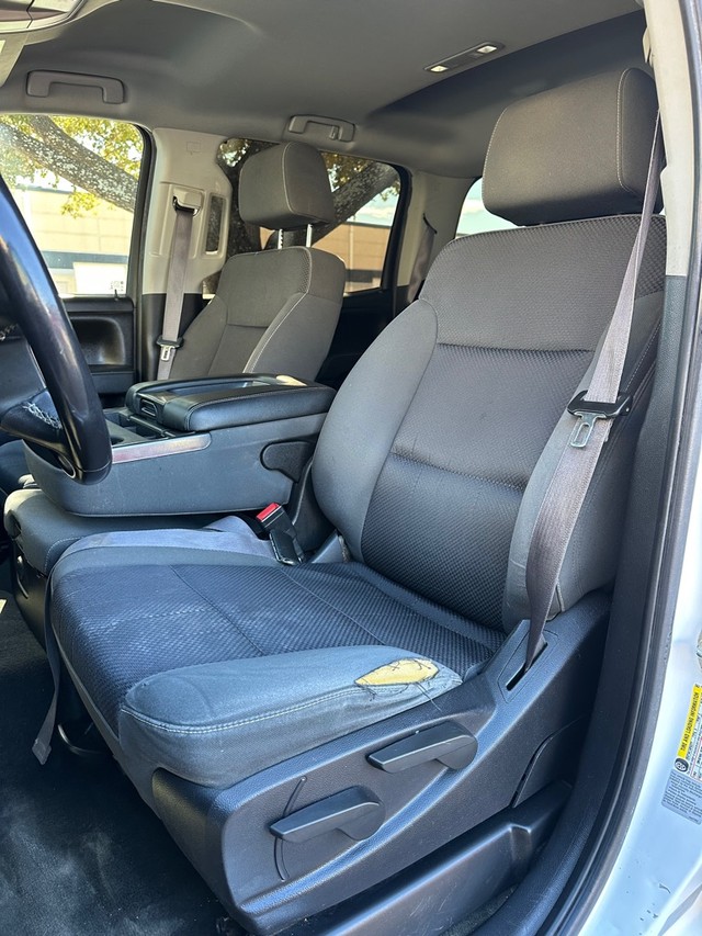 Chevrolet SILVERADO 2500 Vehicle Full-screen Gallery Image 16