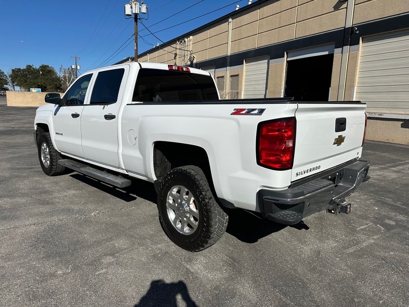 Chevrolet SILVERADO 2500 Vehicle Full-screen Gallery Image 4