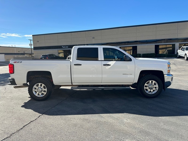 Chevrolet SILVERADO 2500 Vehicle Full-screen Gallery Image 6