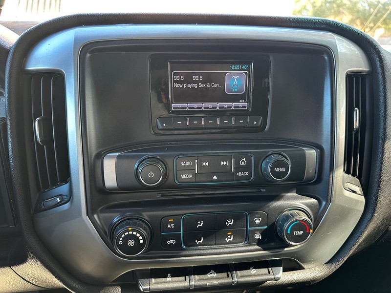 Chevrolet SILVERADO 2500 Vehicle Full-screen Gallery Image 18