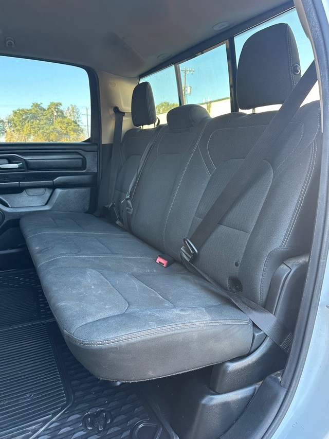 Ram 1500 Vehicle Full-screen Gallery Image 11