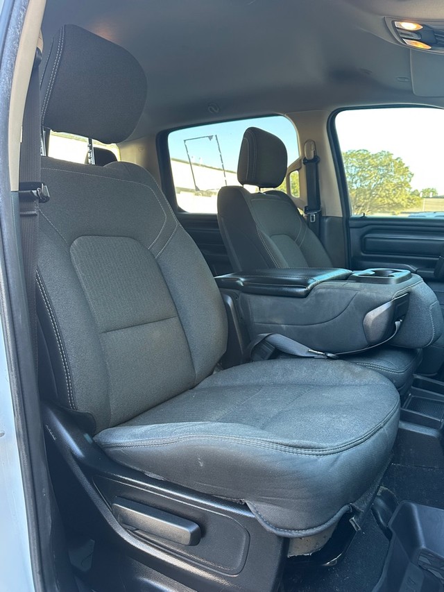 Ram 1500 Vehicle Full-screen Gallery Image 14