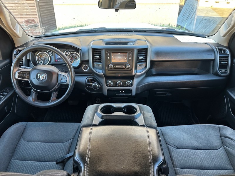 Ram 1500 Vehicle Full-screen Gallery Image 13