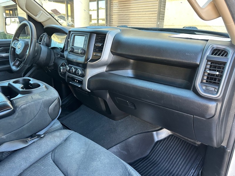 Ram 1500 Vehicle Full-screen Gallery Image 15