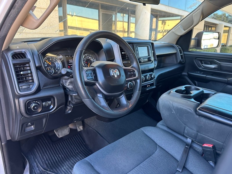 Ram 1500 Vehicle Full-screen Gallery Image 17