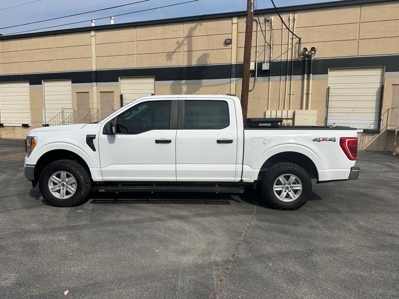 Ford F-150 Vehicle Full-screen Gallery Image 3