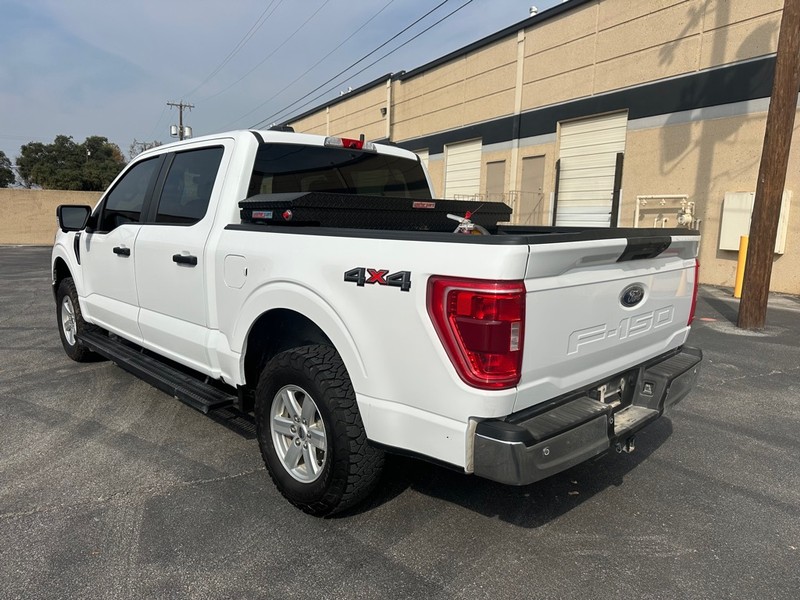 Ford F-150 Vehicle Full-screen Gallery Image 4